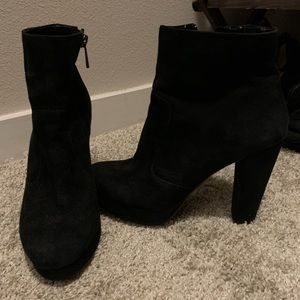 STEVE MADDEN Swede booties